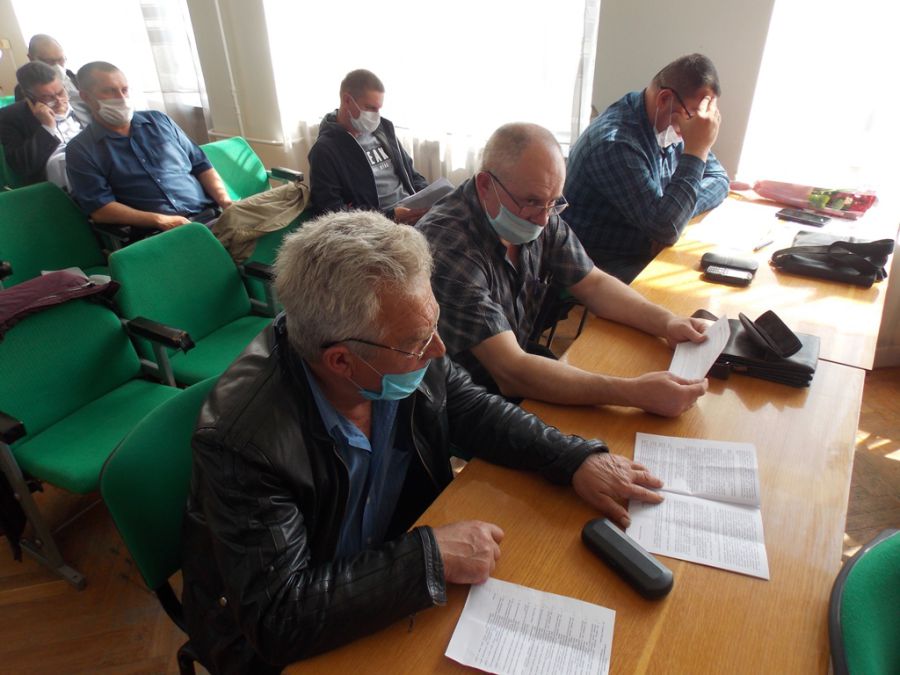 На стимулювання медпрацівників, які лікують хворих з  COVID-19, програма передбачає 1 млн гривень