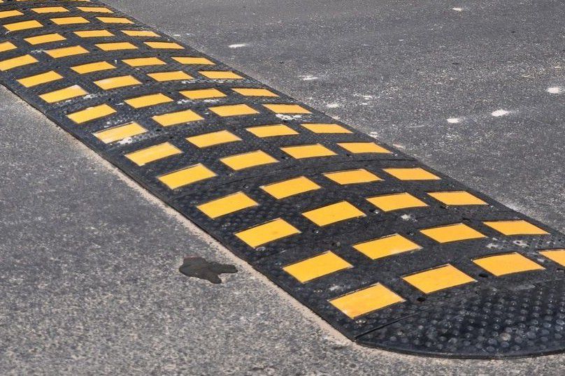 Ілюстрація. Представники державтоінспекції  раніше вивчали можливість встановлення "лежачого" поліцейського.