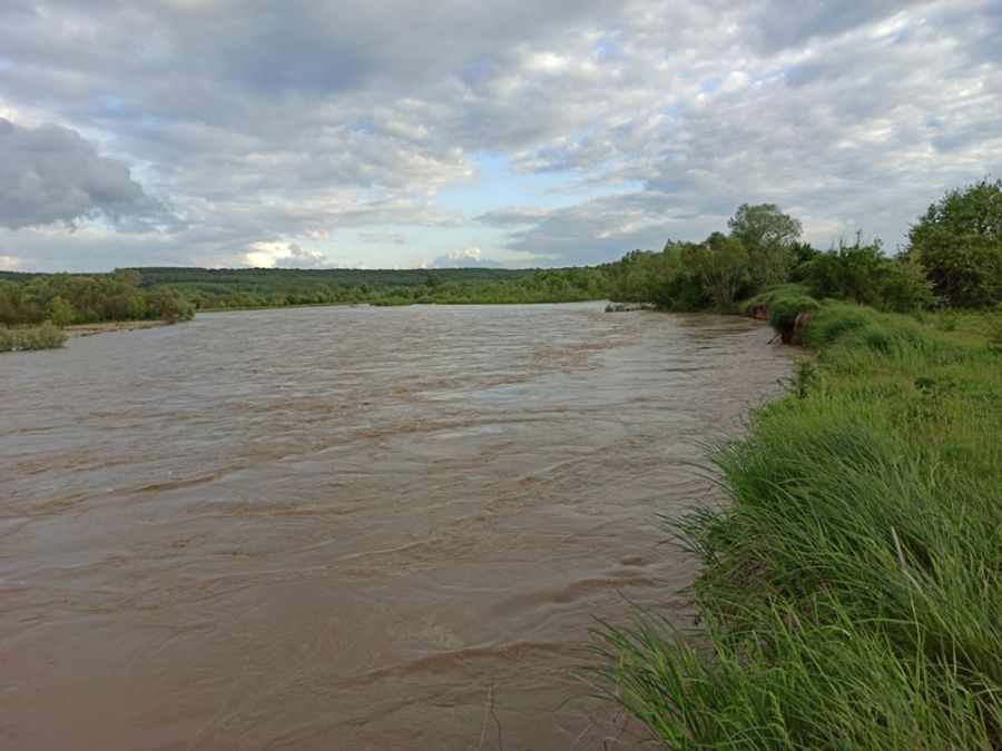 Ситуація стабілізувалась, втім дамба зазнала пошкоджень