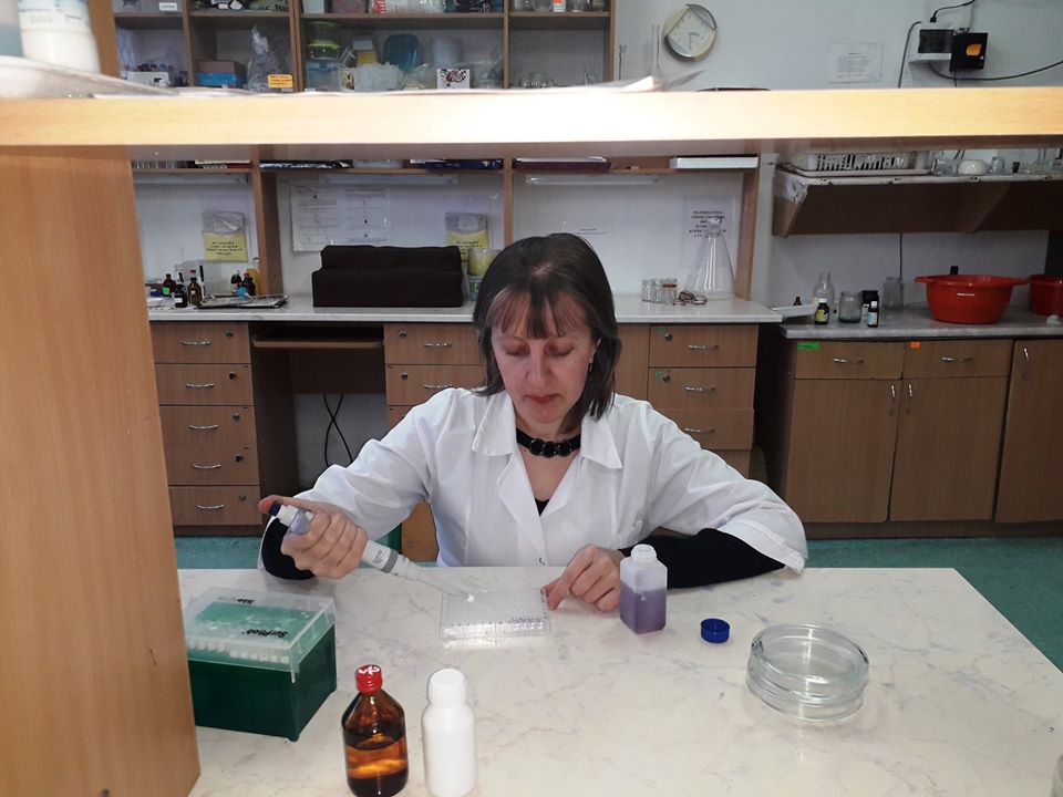 Марія Байляк захистила наукову дисертацію за спеціальністю "Біохімія". Фото: із соцмережі