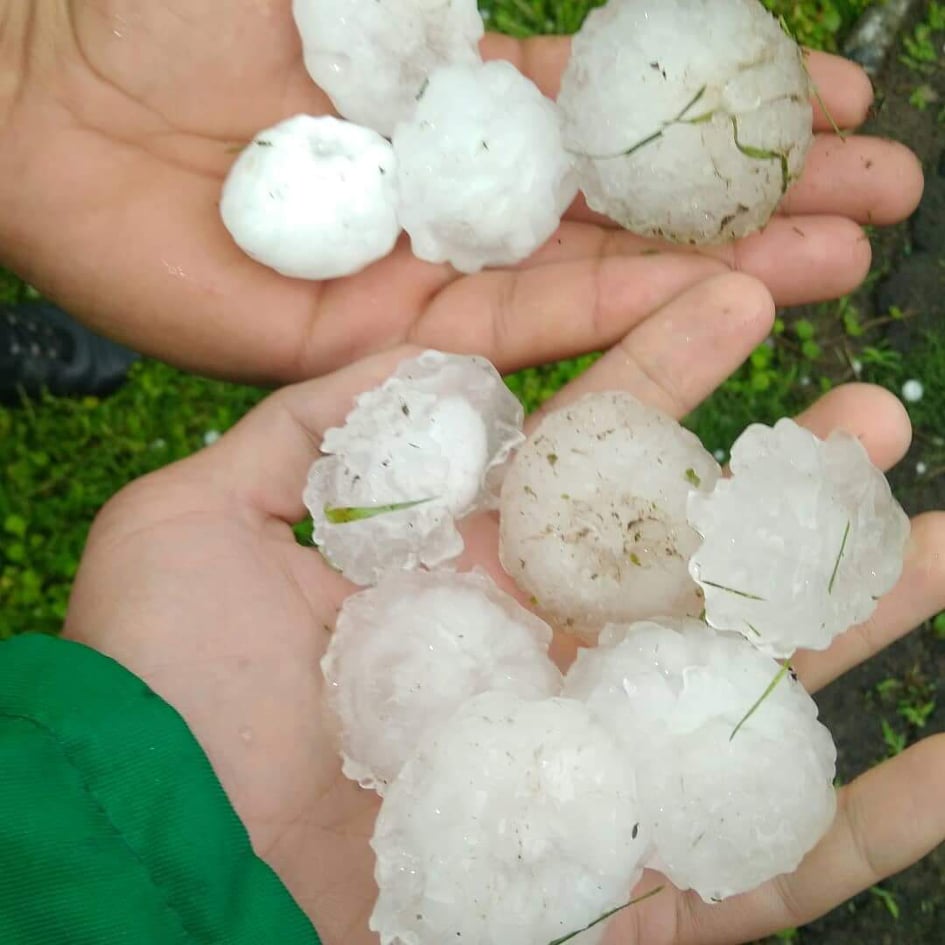 Калушани назвали град небесними льодяниками