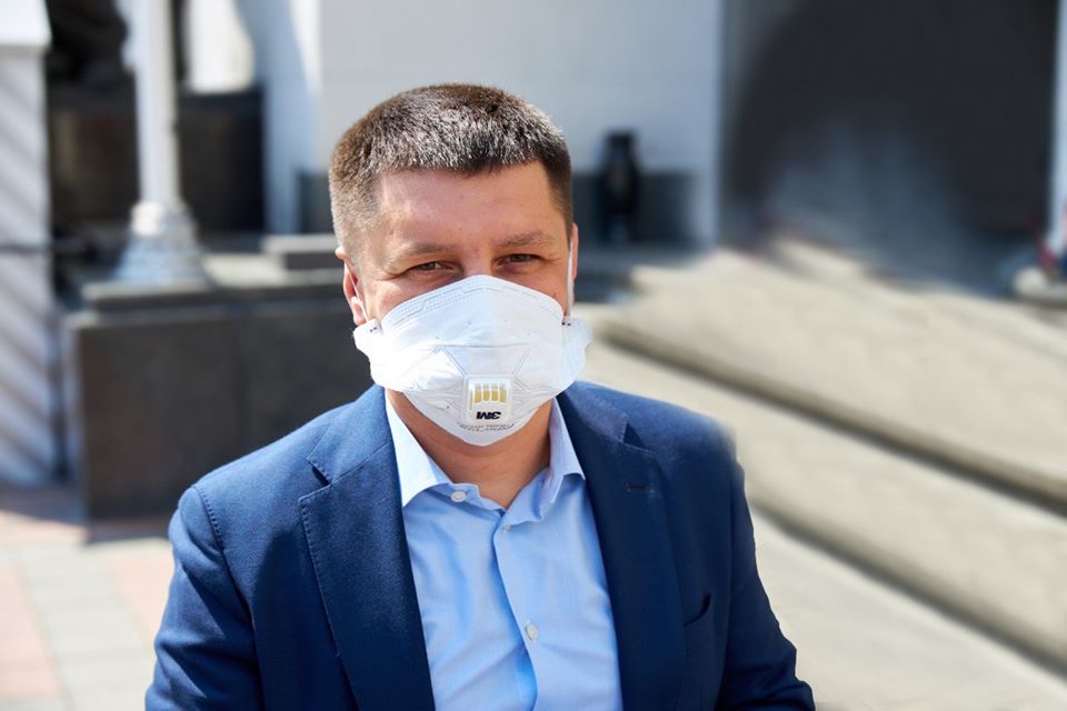 Едуард Прощук наголошує, що питання раціонального використання та захисту лісового ресурсу потребує негайного реагування