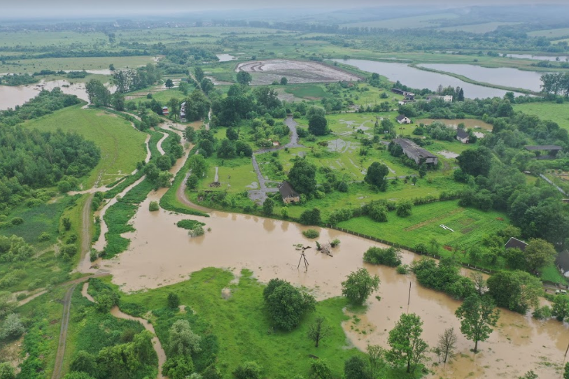 У Бабині Середньому Лімниця зруйнувала дамбу