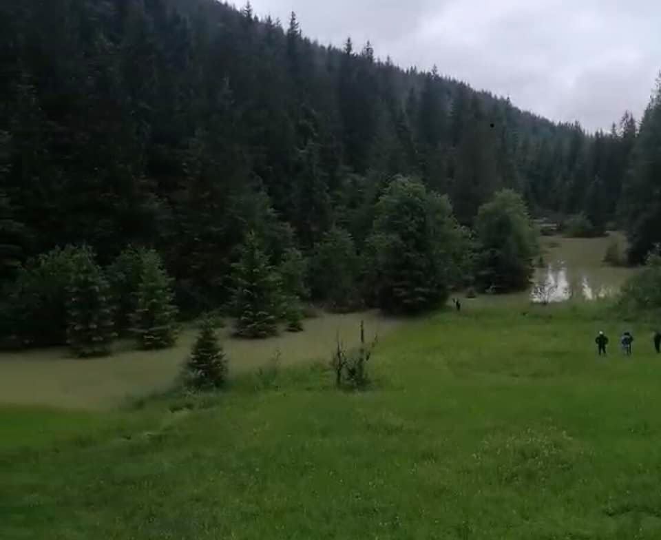 Розміри озера — 500 метрів довжини, 100 метрів ширина та 10 метрів глибини