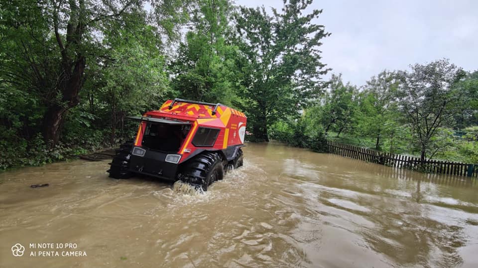 Негода завдала значної шкоди багатьом населеним пунктам