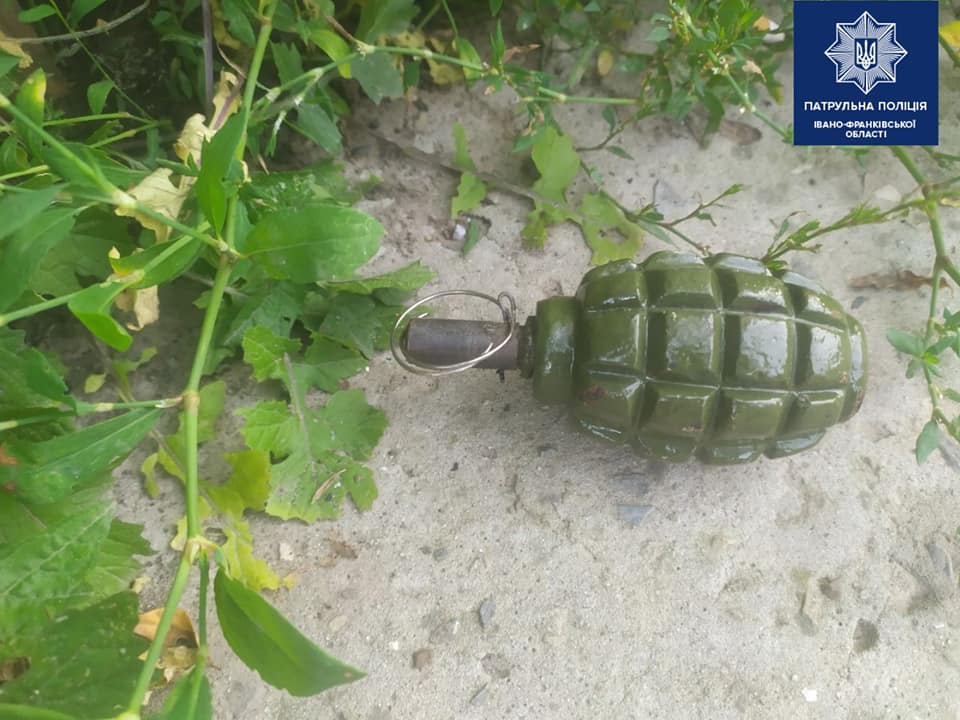 Чоловік розповів, що гранату він знайшов