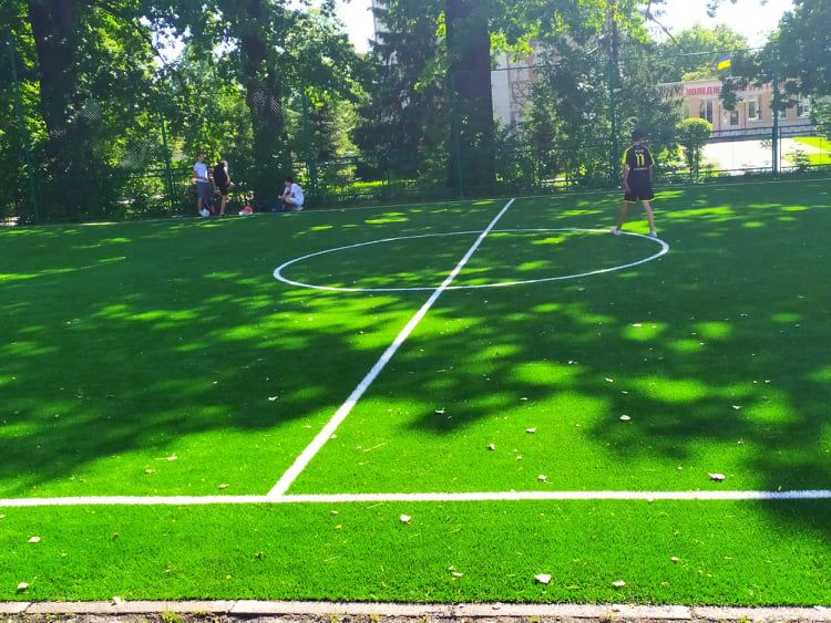 Біля ЗОШ №1 реконстр