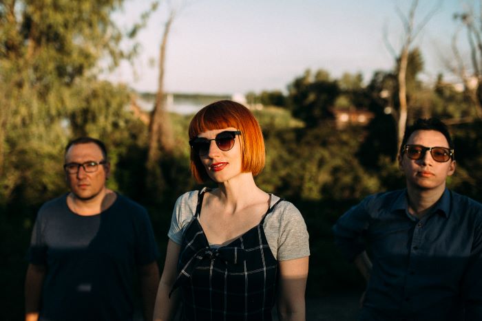 На вірші Юрія Іздрика написаний другий альбом гурту "Просто рай"