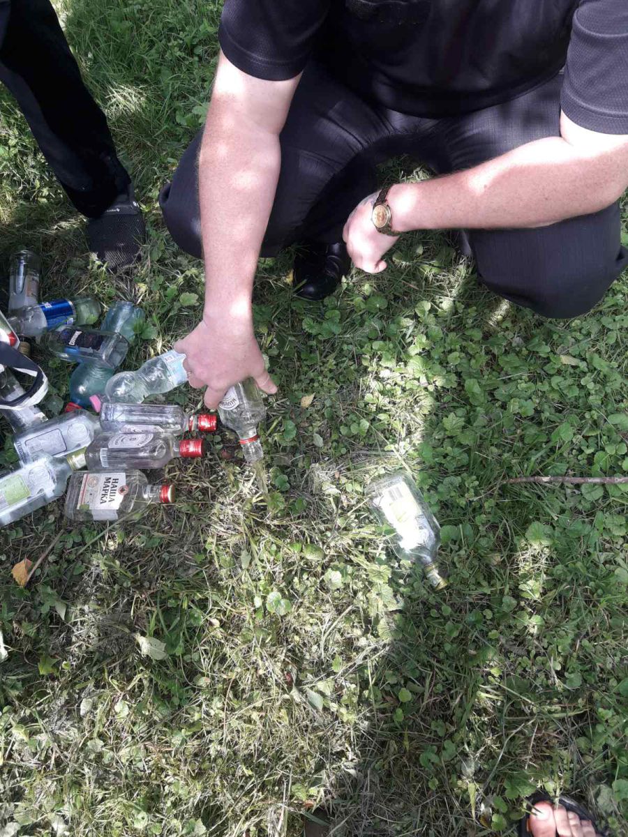 Інспектори "Міської варти" виявили і вилили сурогат