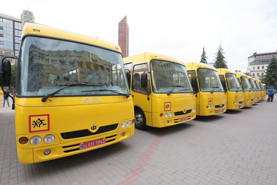 Автобуси закупили для опорних шкіл Прикарпаття