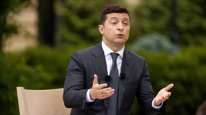 Раніше Зеленський уточняв, що в Україні продукти дешевші, аніж європейські, тому зарплати українців — не бідність