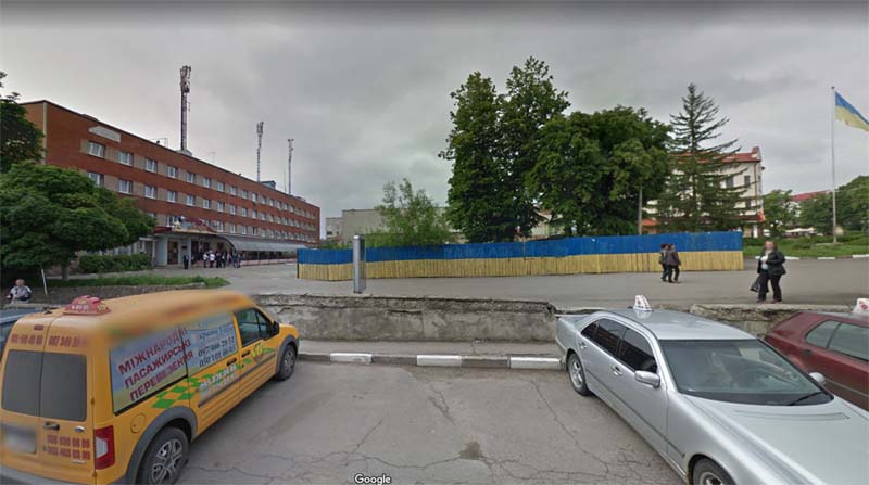 За словами авторів проєкту Генплану, на площі Героїв неможлива висотна забудова — максимум 3-4 поверхи