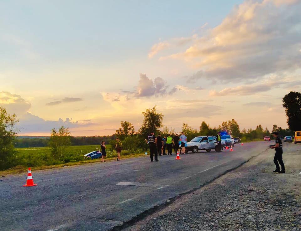 У результаті аварії 36-річну пасажирку Volkswagen з травмами доставлено до лікувального закладу