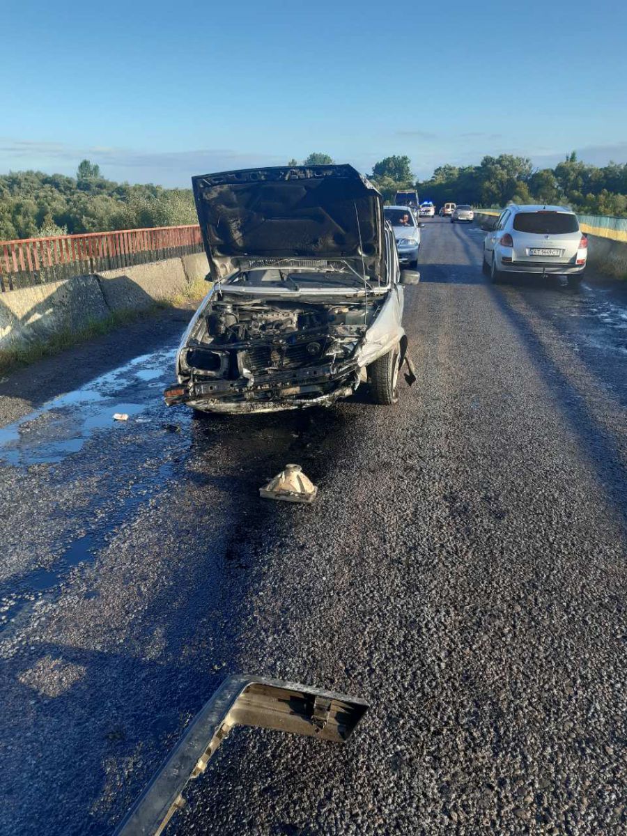 Водія госпіталізували з місця ДТП