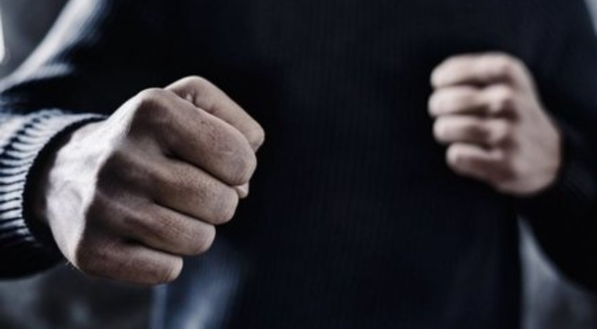 Ілюстрація. Під час бійки директор закладу отримав струс мозку