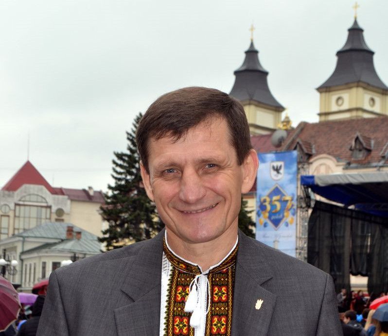 Олександр Сич стурбований зйомкою його новобудови. Фото: Тарас Майстришин