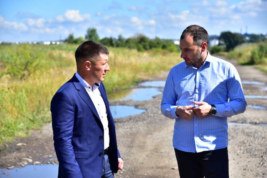 Голова Укравтодору особисто оглянув вулицю Окружну в Калуші