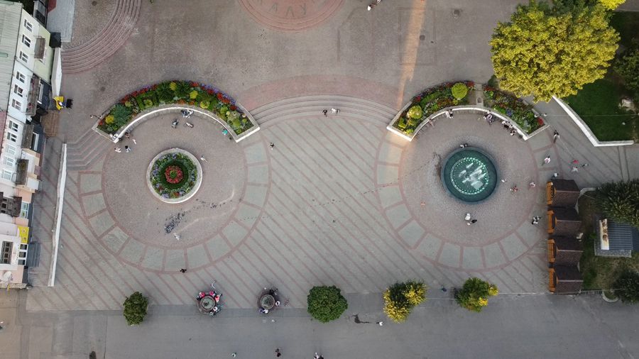 Так виглядає площа Героїв із висоти птахів