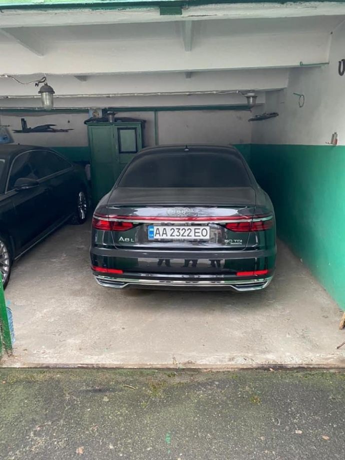 Лімузин, що купила Укрзалізниця