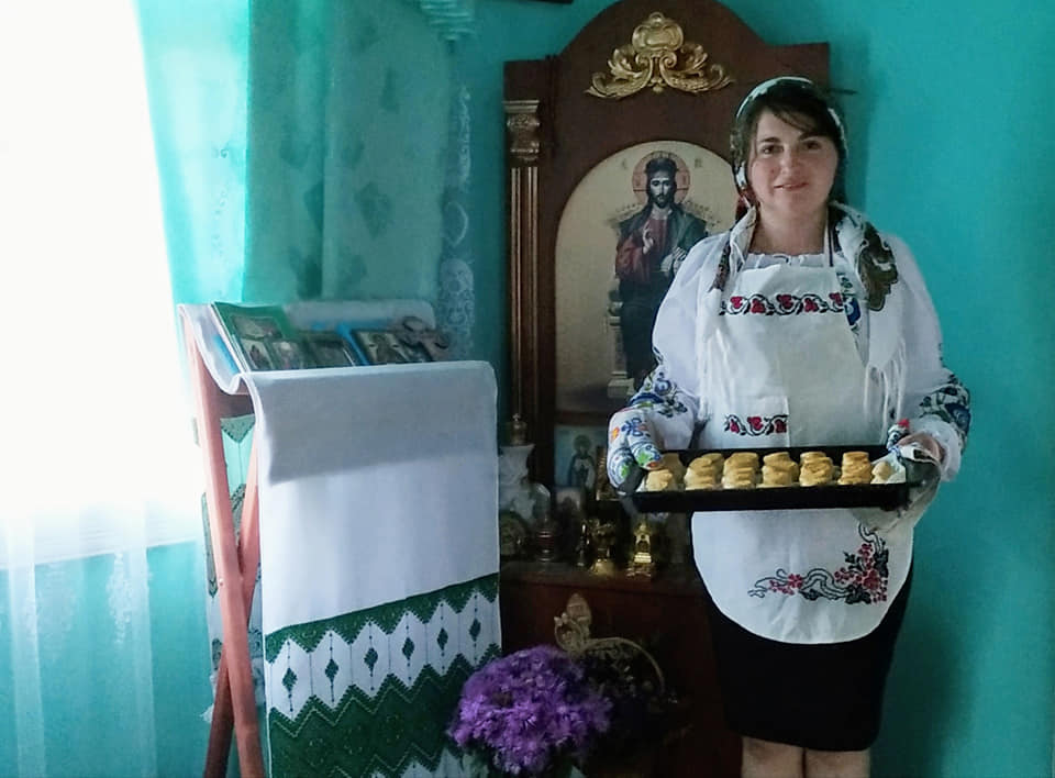 "Пекти просфори стало моїм улюбленим заняттям, поряд з викладацькою та науковою роботою", — каже Надія Руско