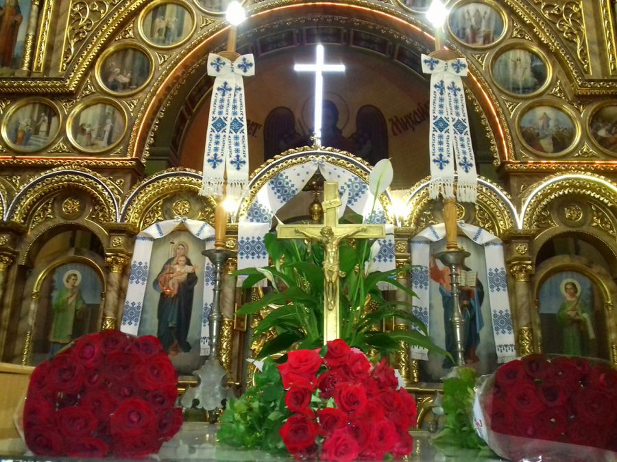 Калушан просять приносити до храму святого Архистратига Михаїла троянди впродовж п'ятниці і суботи, 25-26 вересня