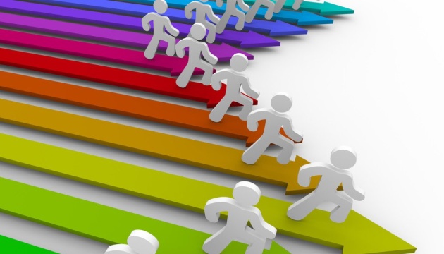 Чотири кандидати в депутати є студентами, пенсіонерів у виборчих списках — шестеро