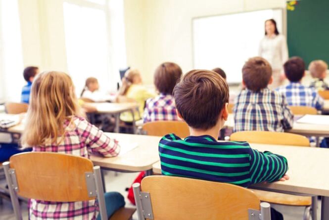 Ілюстрація. Це робиться для того, щоб виборчий процес не перетинався з шкільним навчанням