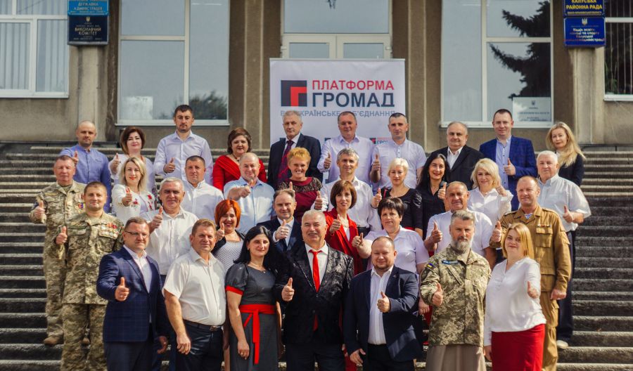 Згідно з поданою заявою на виборах у Калуську міську раду зареєстрували 38 кандидатів від "Платформи Громад"