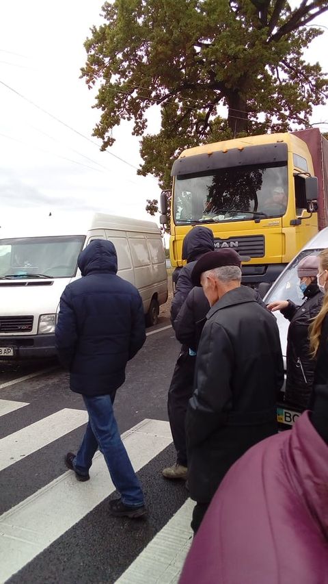 Протестувальники кажуть, що перекрили дорогу безстроково