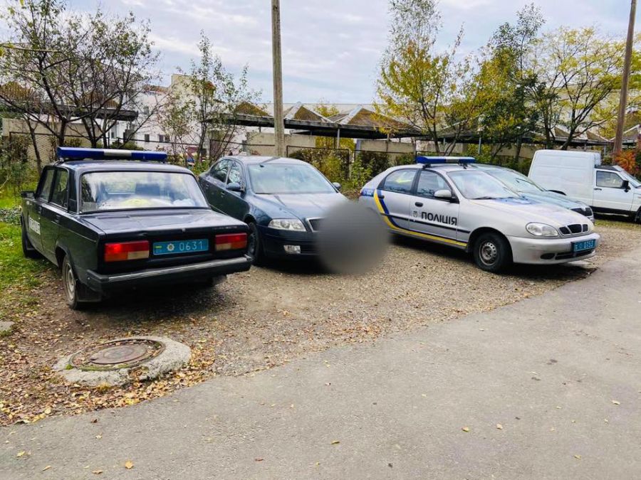 Ніхто з людей не постраждав, а лише припаркований транспортний засіб, в якому людей не було. 