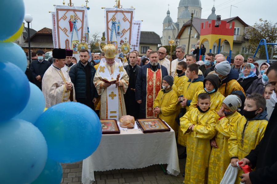 Митрополит провів Божественну літургію