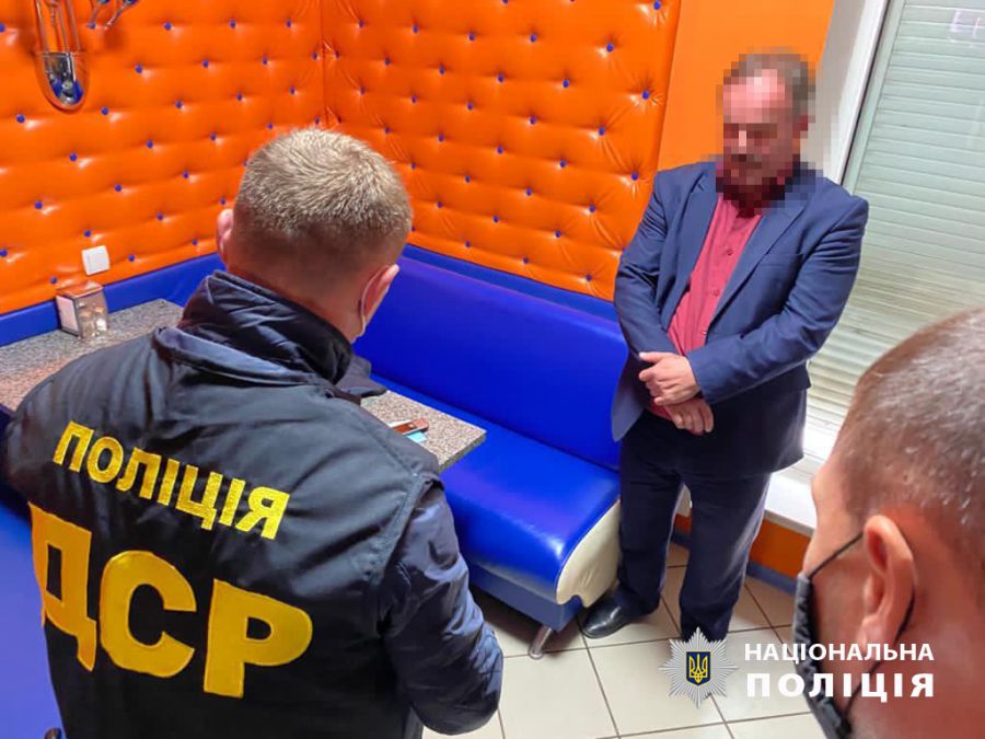 Наразі проводяться санкціоновані обшуки