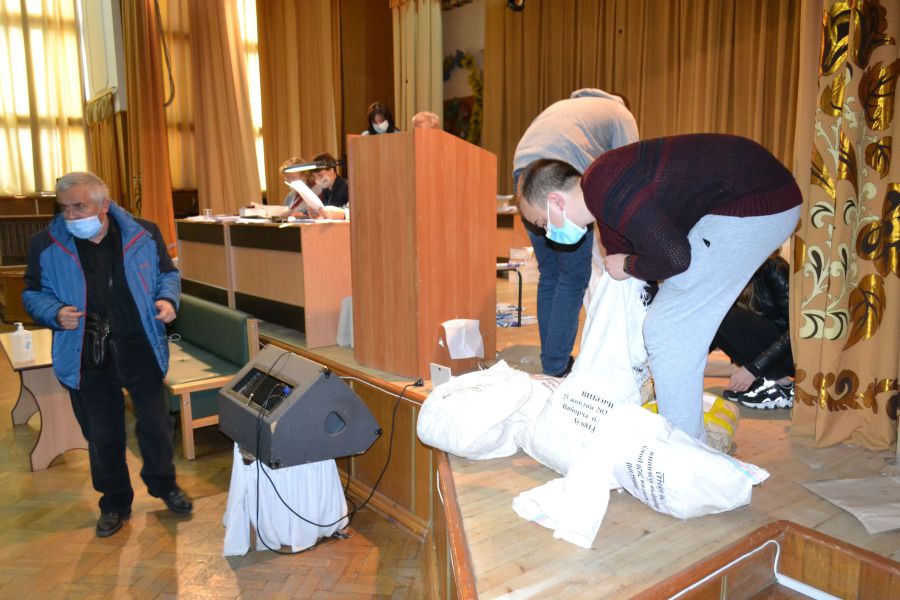 ТВК Прикарпаття досі приймають протоколи