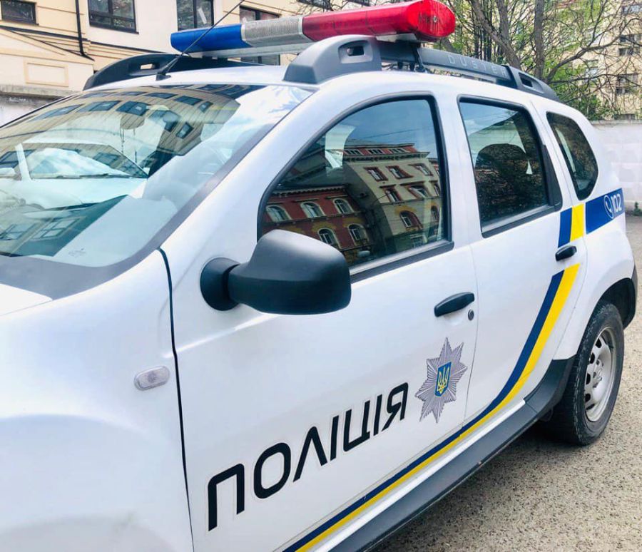 Один із учасників конфлікту грубо порушував громадський порядок, лаявся, шарпав за одяг та штовхнув іншого