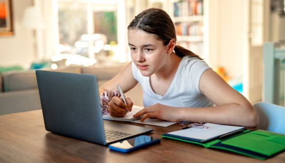 Ілюстрація. Батьки самі вирішують чи перевести дитину на повне дистанційне навчання чи ні.