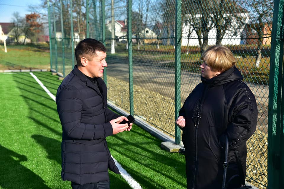 Народний депутат Едуард Прощук і секретар Голинської сільської ради Оксана Лилак