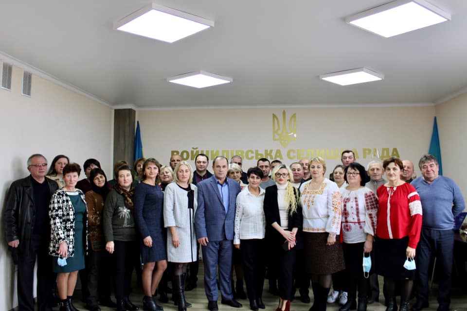 На першій сесії розглянули 14 питань, визначилися зі секретарем та старостами