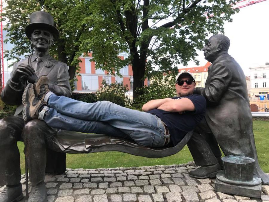 Андрій Кулик не втрачає зв'язок зі своїми друзями з Калуша і має надію продовжити творити музику разом з ними