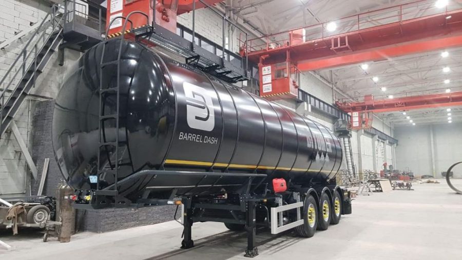  Компанія планує виходити з напівпричепами-цистернами на світовий ринок.