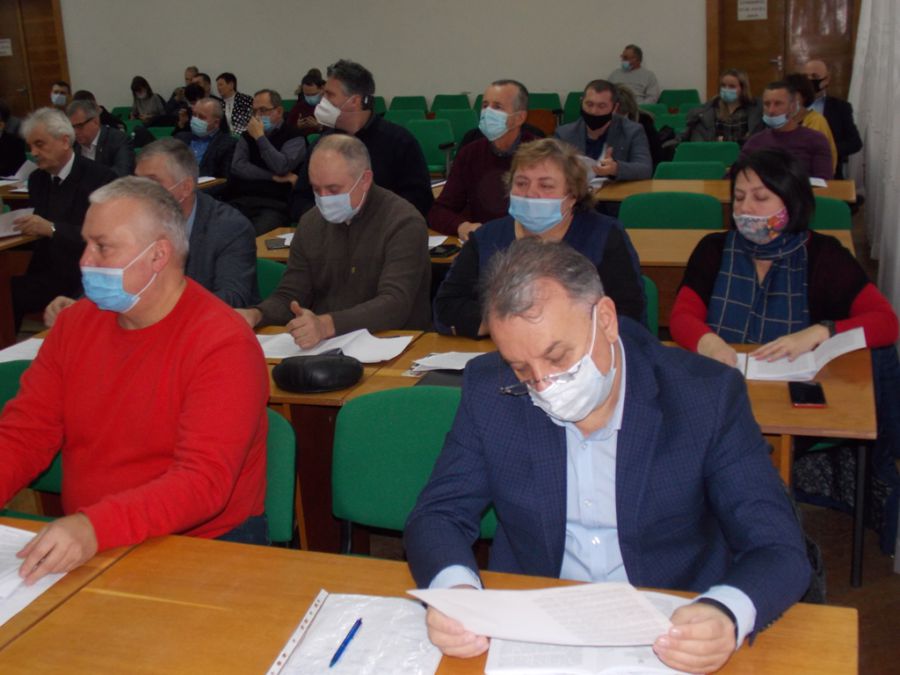 Жодного голови комісії не має лише «Європейська солідарність» — одна з найбільших фракцій райради