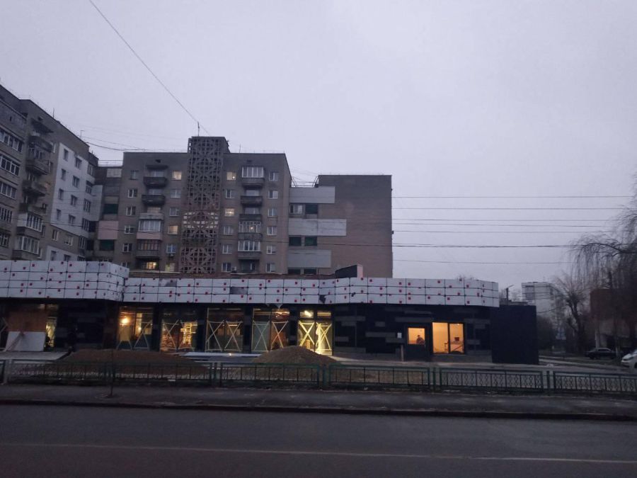 Дата відкриття супермаркету наразі невідома.

