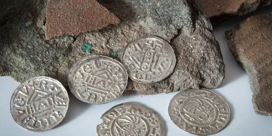 Калішські і варшавські археологи знайшли скарб із 6,5 тисячі срібних монет