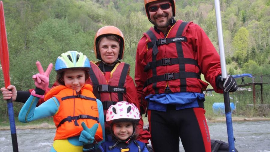 Люди поволі адаптовуються до нового життя