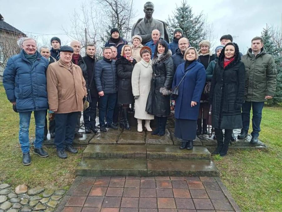 Калуська делегація на вшануванні пам'яті Степана Бандери в Старому Угринові. Фото: Олег Савка