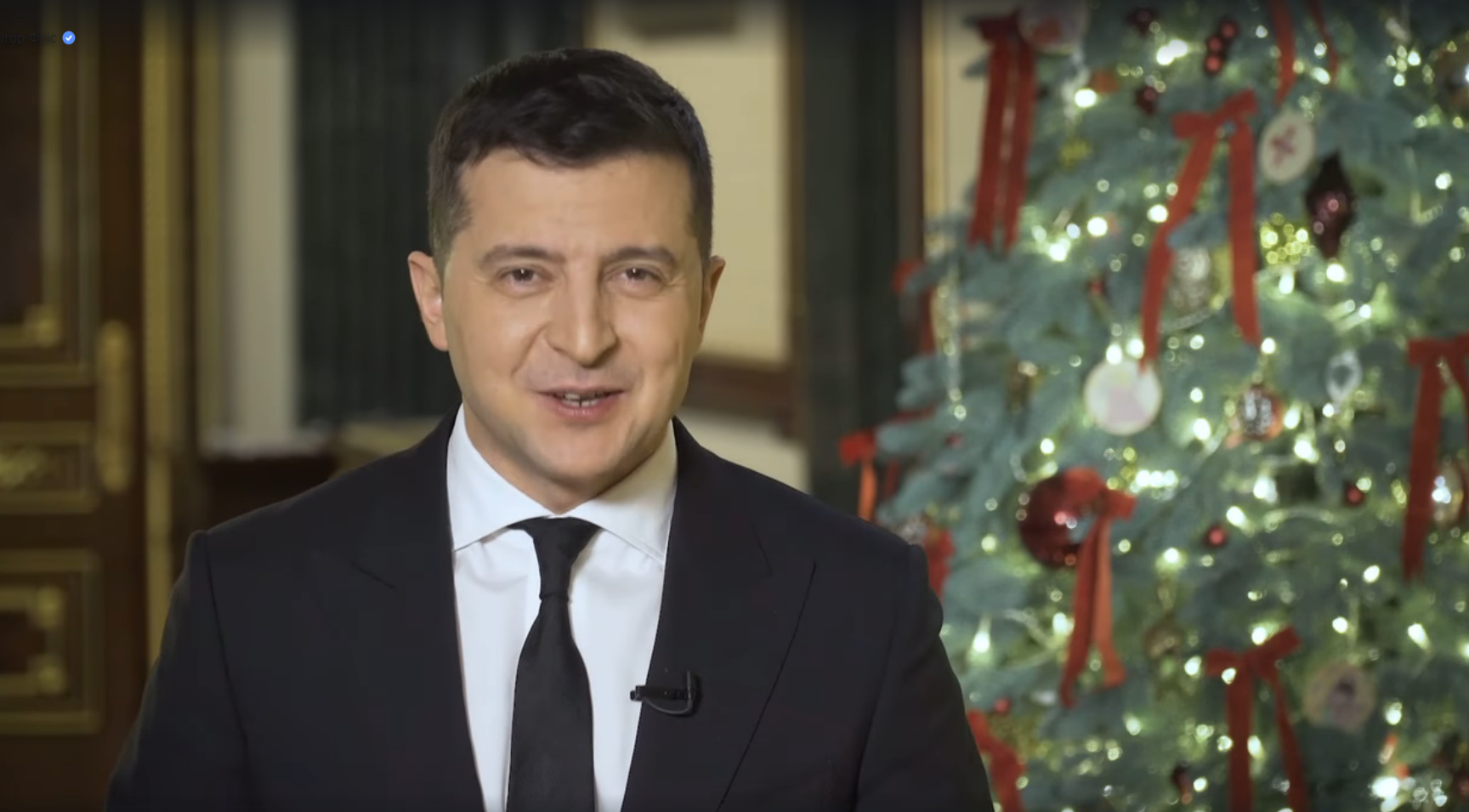 Президент побажав прикарпатцям здоров'я, "усмішок на всі 32, температури на всі 36,6 і настрою на всі 100"