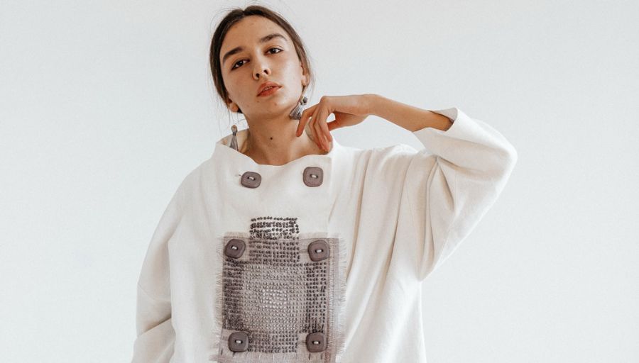 На фото — колекція одягу “Пташко сизокрила”