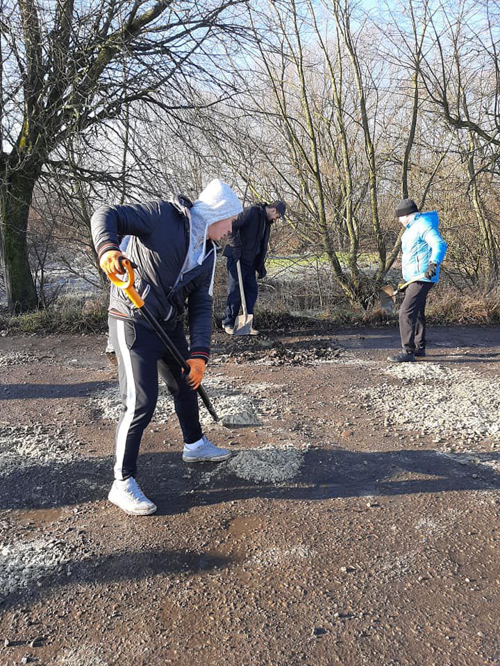 Участь у толоці взяли близько 50 жителів села Збора