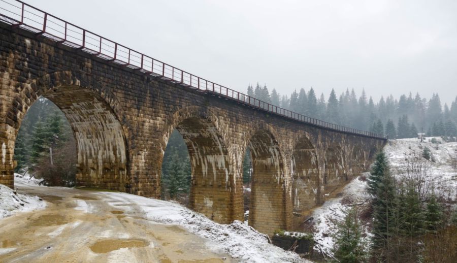 Фотографія залізничного кам’яного мосту у Ворохта стала найкращою серед поданих фото у Івано-Франківській області