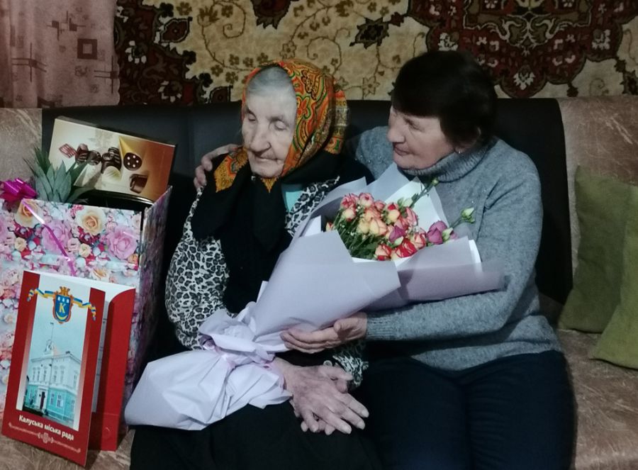 Анна Пукіш пропрацювала понад 40 років у колгоспі і народила п'ятьох дітей