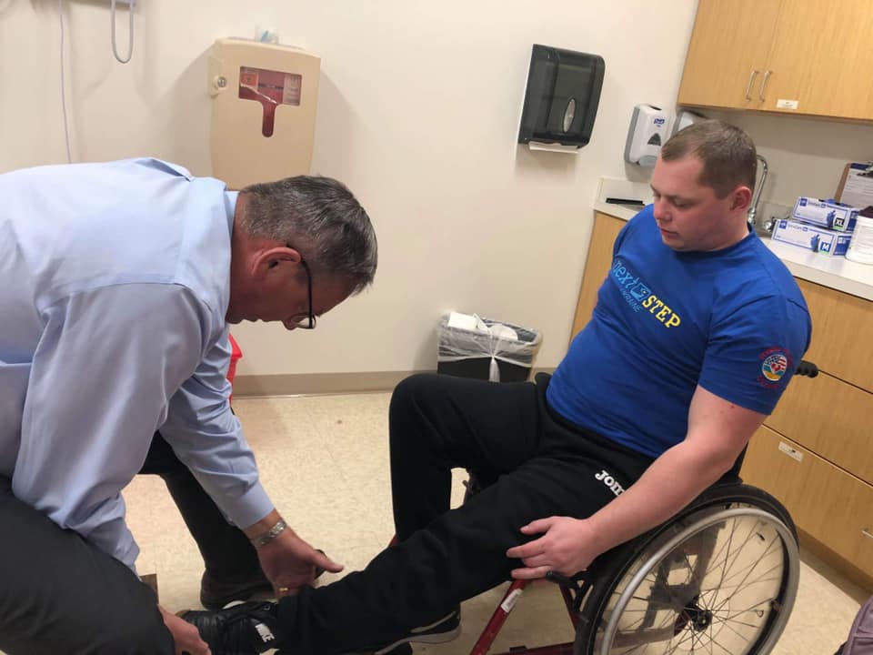 Проблему Олега Івахнюка взявся виправляти лікар Ярослав Дзвіник у Swedish Hospital міста Чикаго